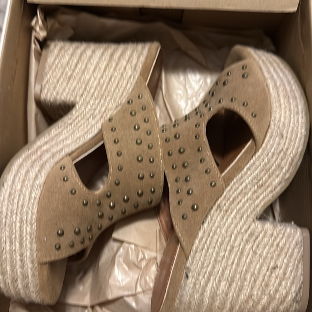 NIB Miracle Miles Ada studded platforms - side 8